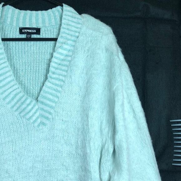 Express Womens Sweater Light Blue V Neck Super Soft Over Sized Puffed Sleeves L - Picture 5 of 12